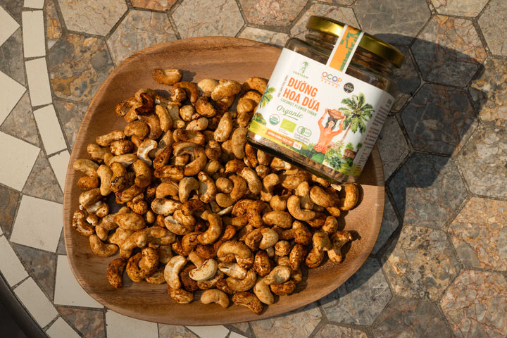 Cashew nuts coated with Coconut nectar