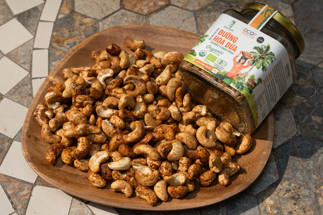 Cashew nuts coated with Coconut nectar