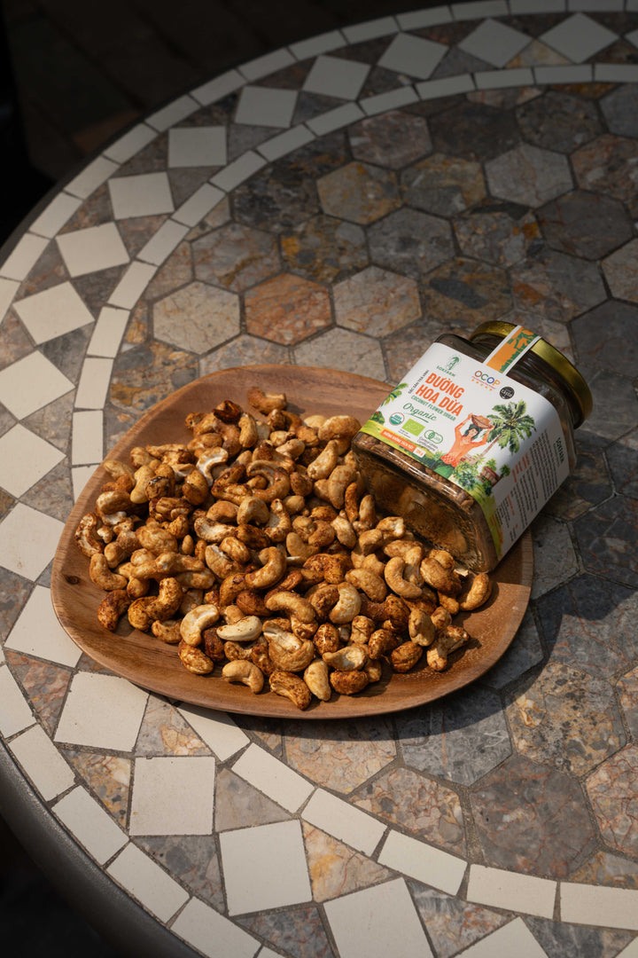 Cashew nuts coated with Coconut nectar