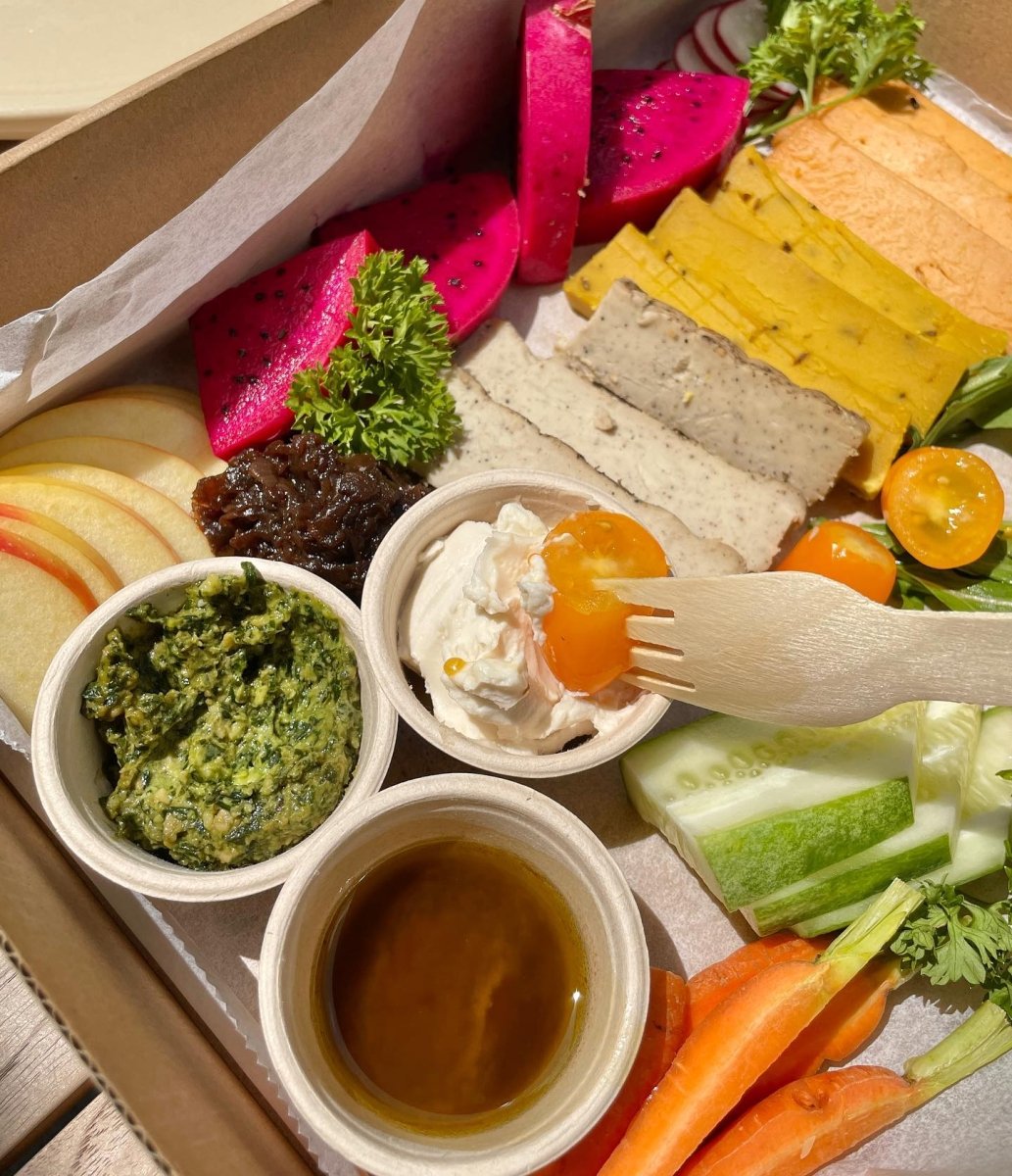 Kashew Cheeseboard - Kashew Cheese Deli